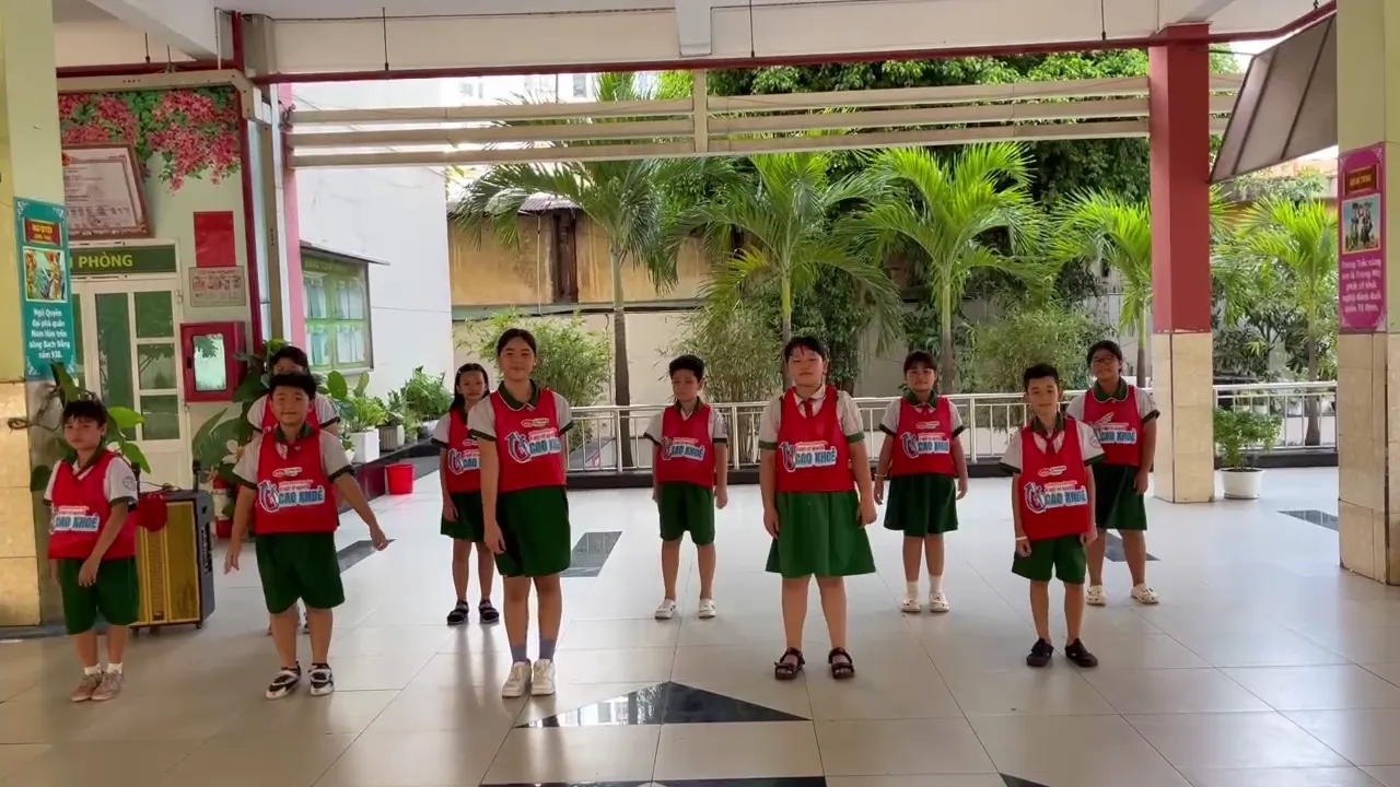 NHÓM 2 - TIỂU HỌC THÁI BÌNH